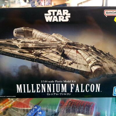 Model Kit Star Wars Maquette Millenium Falcon